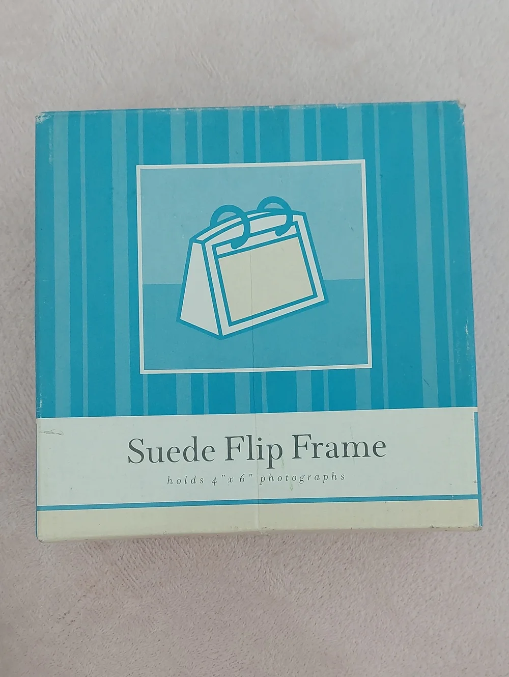 BARNES & NOBLE SWING Suede Flip Frame Holds 4